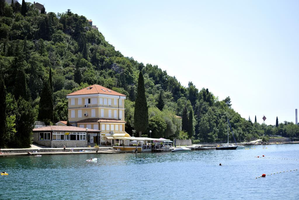 Bed&Breakfast Villa Eva Omisalj Exterior photo