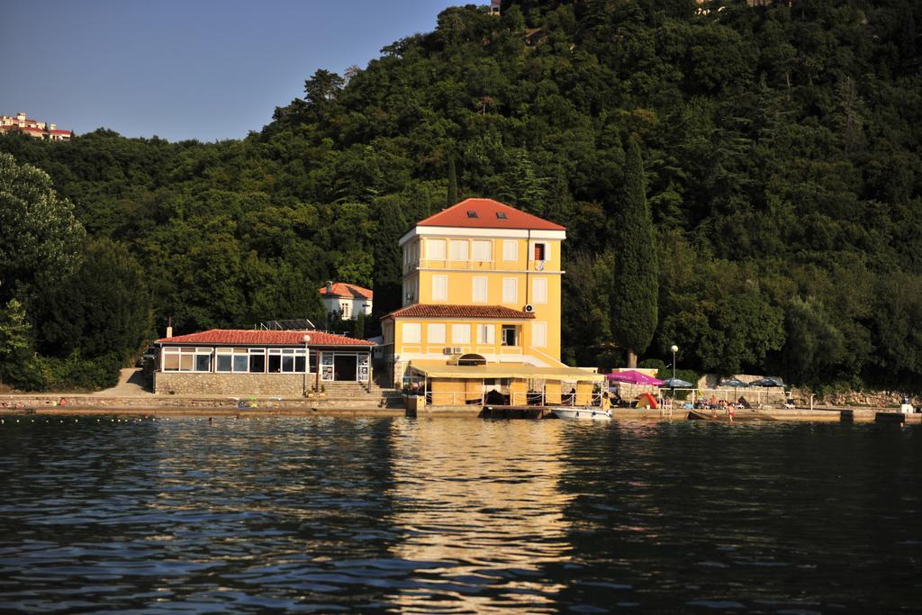 Bed&Breakfast Villa Eva Omisalj Exterior photo