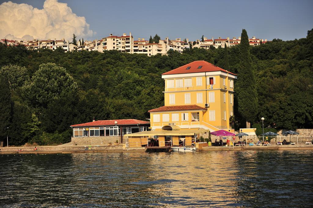 Bed&Breakfast Villa Eva Omisalj Exterior photo